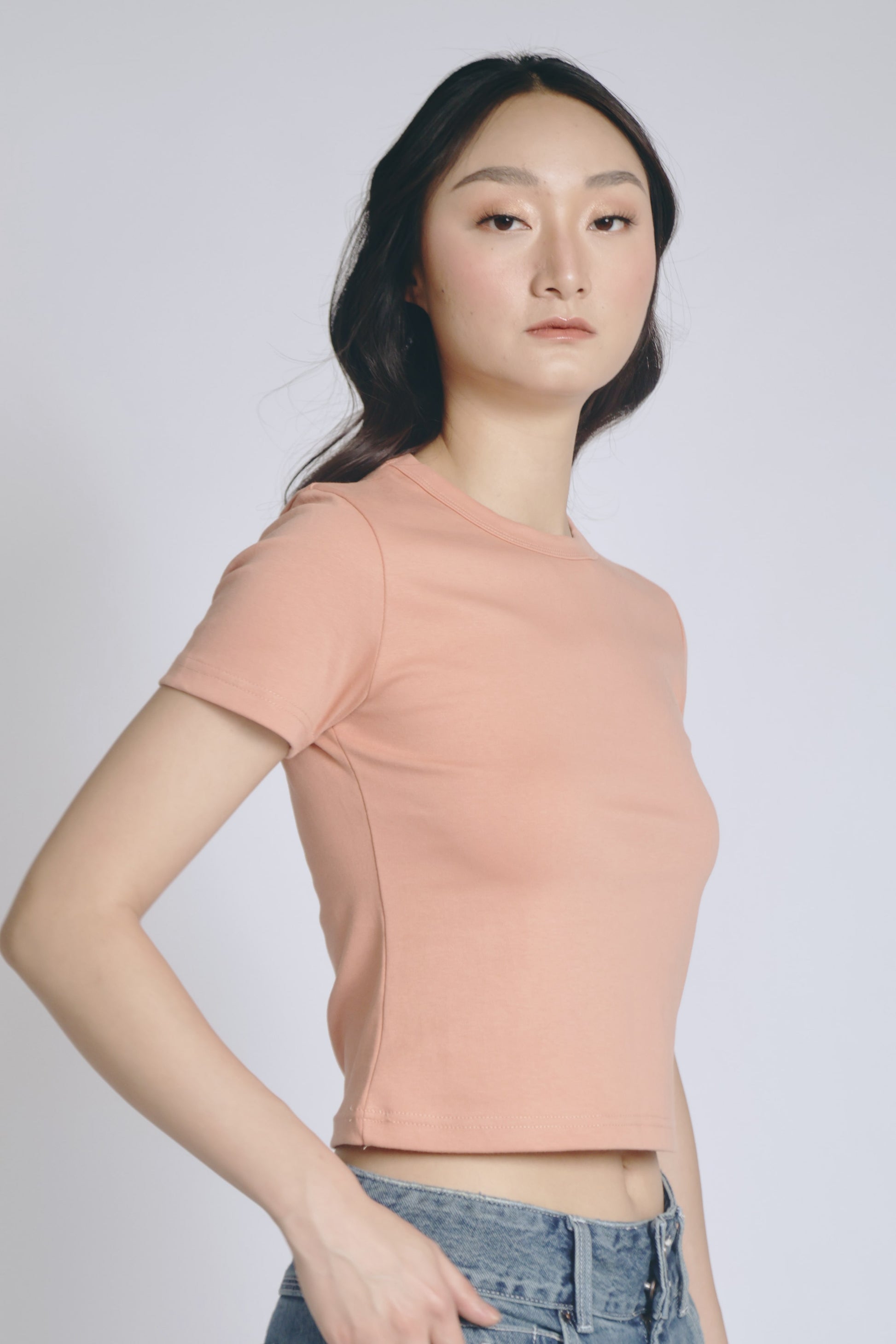 Capsule Alexa Essential Tee - Rust side